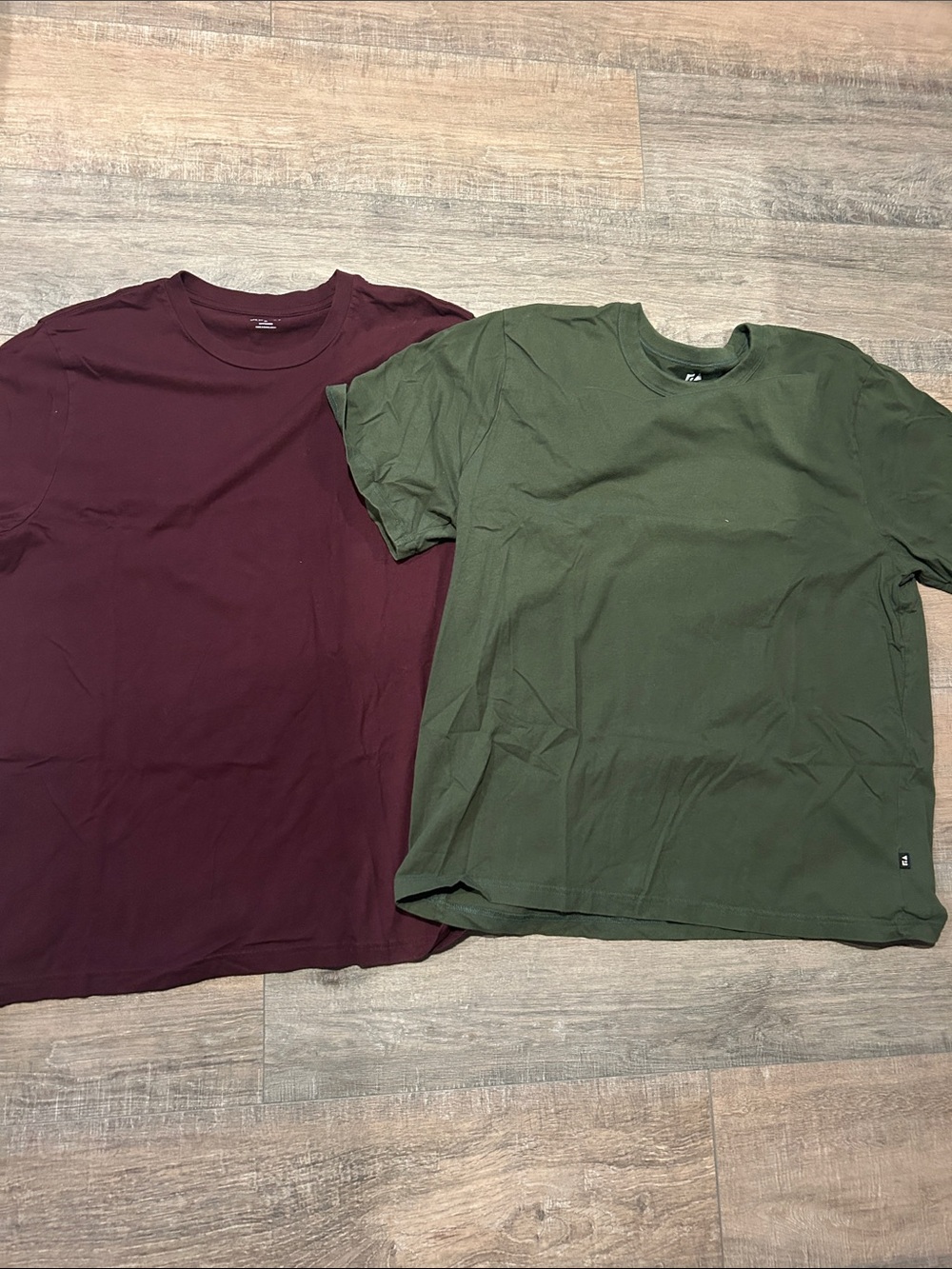 Old Navy XL T-shirts